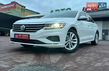 Седан Volkswagen Passat 2020 в Луцьку