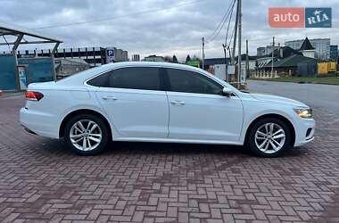 Седан Volkswagen Passat 2020 в Луцьку