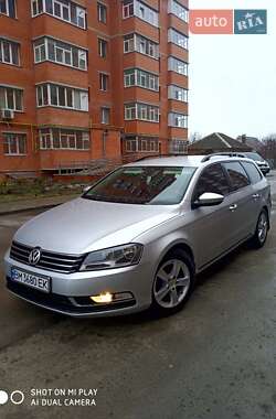 Універсал Volkswagen Passat 2011 в Сумах