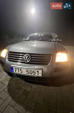 Седан Volkswagen Passat 2002 в Тячеві