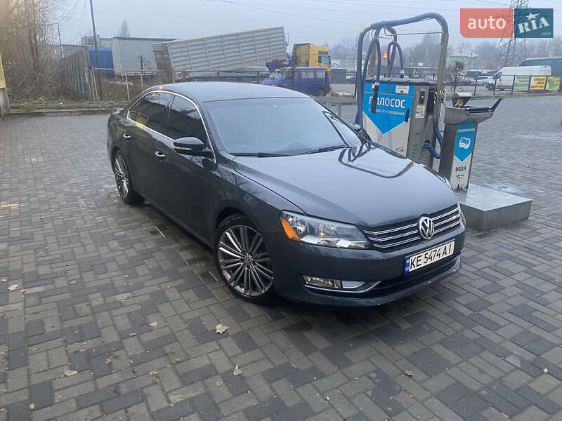 Седан Volkswagen Passat 2014 в Днепре