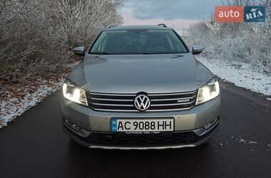 Універсал Volkswagen Passat 2012 в Луцьку