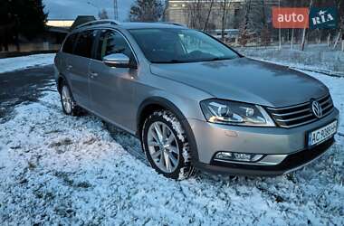 Універсал Volkswagen Passat 2012 в Луцьку