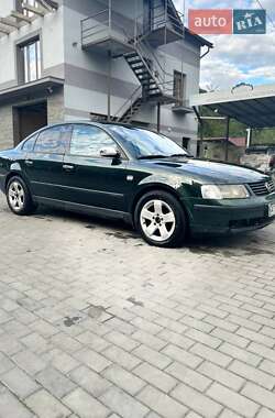 Седан Volkswagen Passat 1999 в Верховині