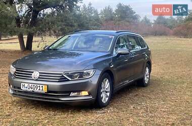 Универсал Volkswagen Passat 2015 в Днепре