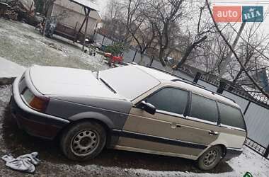 Універсал Volkswagen Passat 1990 в Чернівцях