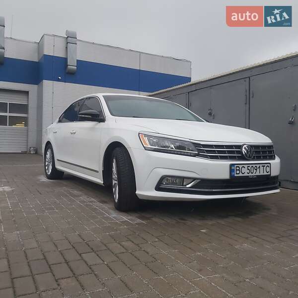 Седан Volkswagen Passat 2015 в Львове