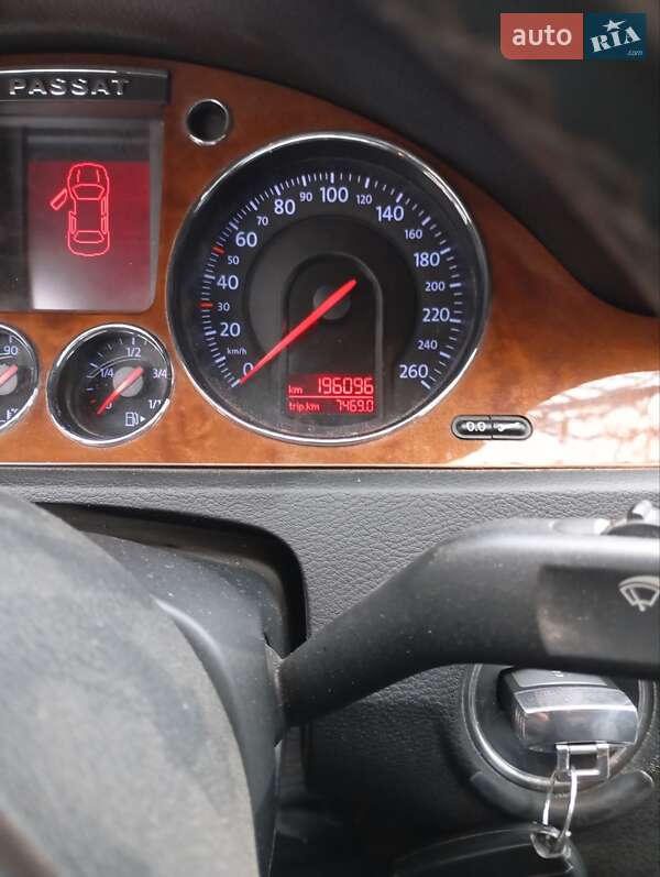 Седан Volkswagen Passat 2006 в Дубно