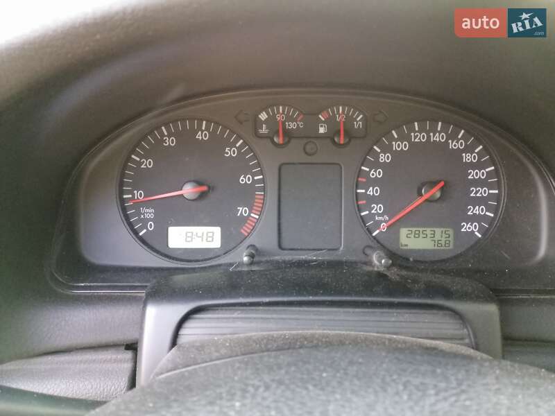 Седан Volkswagen Passat 1999 в Киеве