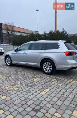 Универсал Volkswagen Passat 2021 в Луцке