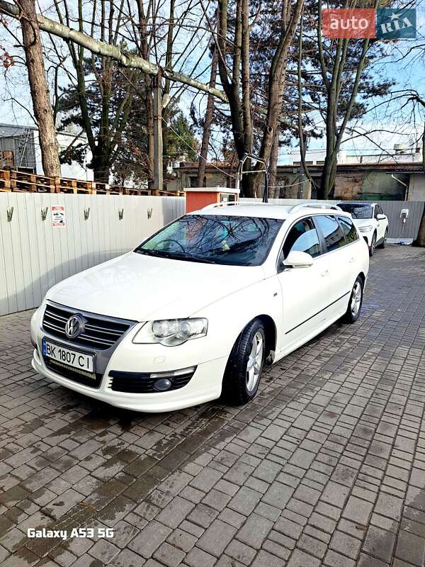 Универсал Volkswagen Passat 2010 в Одессе