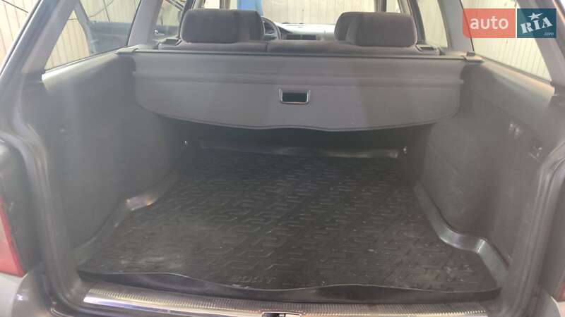 Універсал Volkswagen Passat 2002 в Дніпрі