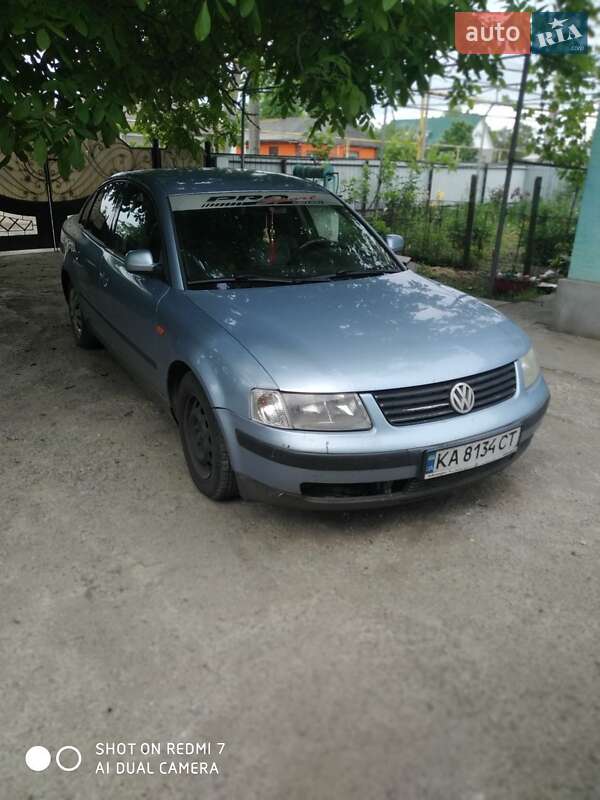 Седан Volkswagen Passat 1997 в Врадіївці