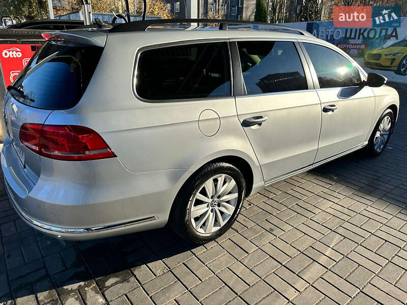 Универсал Volkswagen Passat 2013 в Хмельницком