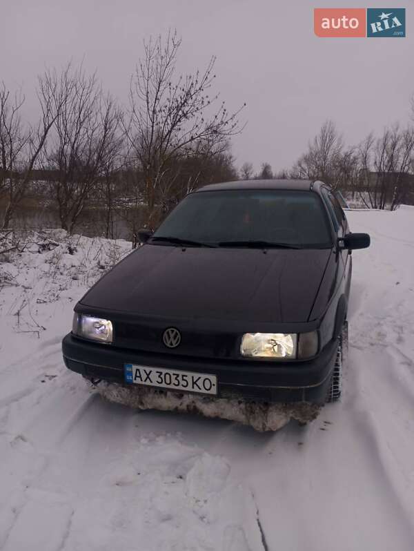 Седан Volkswagen Passat 1990 в Харькове