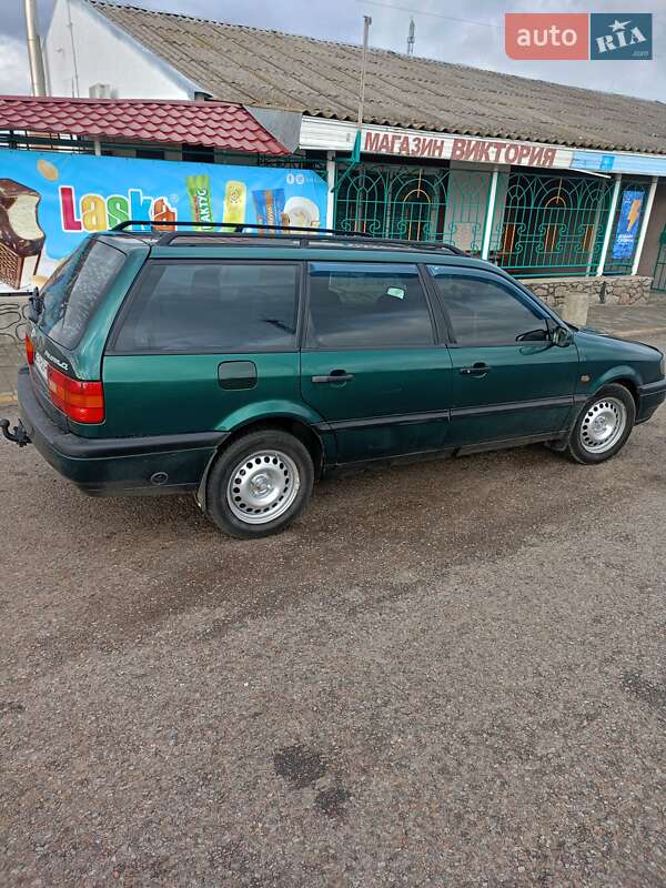 Універсал Volkswagen Passat 1995 в Миколаєві