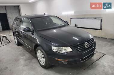 Універсал Volkswagen Passat 2010 в Сумах