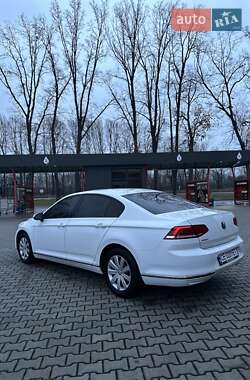Седан Volkswagen Passat 2017 в 