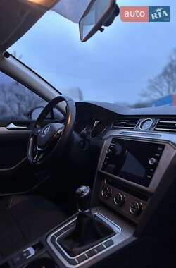 Седан Volkswagen Passat 2017 в 