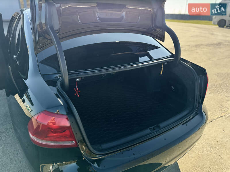 Седан Volkswagen Passat 2013 в Монастырище