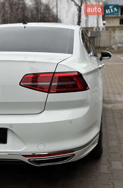 Седан Volkswagen Passat 2017 в 