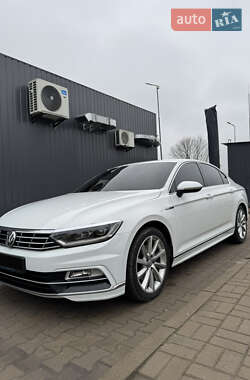 Седан Volkswagen Passat 2017 в 