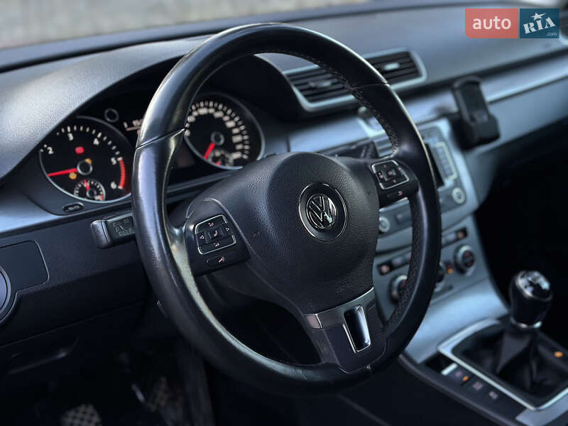 Универсал Volkswagen Passat 2014 в Староконстантинове