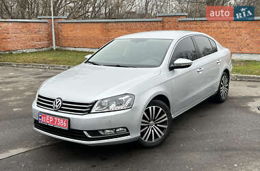 Седан Volkswagen Passat 2013 в Дрогобичі