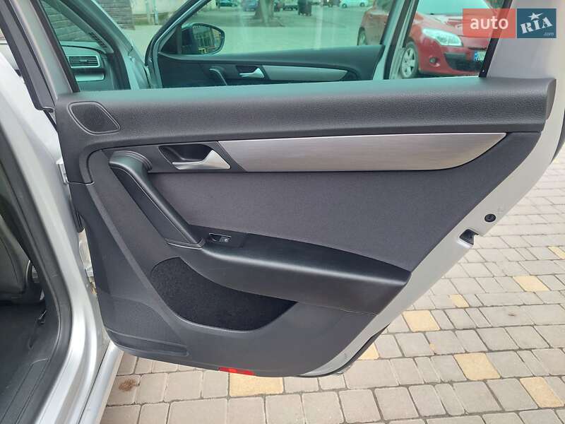 Универсал Volkswagen Passat 2015 в Одессе