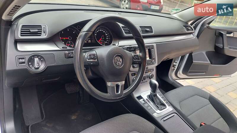 Универсал Volkswagen Passat 2015 в Одессе