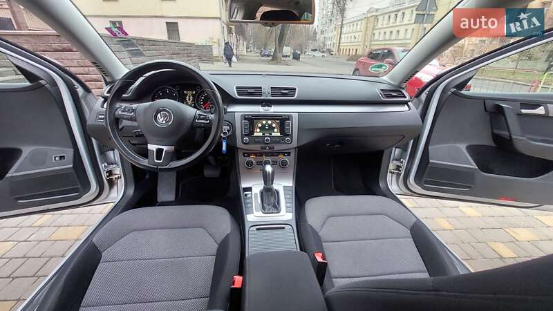 Универсал Volkswagen Passat 2015 в Одессе