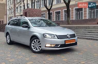 Универсал Volkswagen Passat 2015 в Одессе