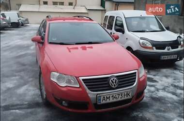 Універсал Volkswagen Passat 2010 в Звягелі