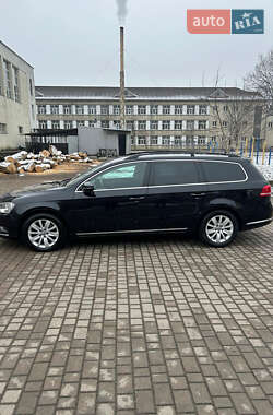 Универсал Volkswagen Passat 2012 в Калуше