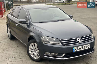 Седан Volkswagen Passat 2013 в Києві