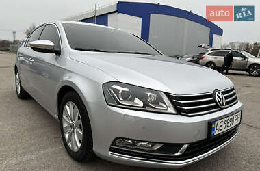 Седан Volkswagen Passat 2011 в Дніпрі