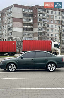 Седан Volkswagen Passat 1997 в Житомире