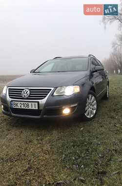 Універсал Volkswagen Passat 2010 в Радивиліві