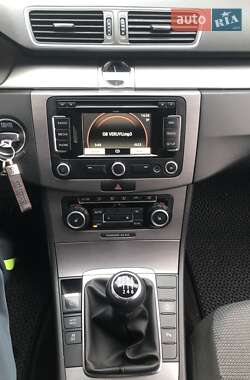 Седан Volkswagen Passat 2010 в 