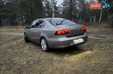 Седан Volkswagen Passat 2012 в Сарнах