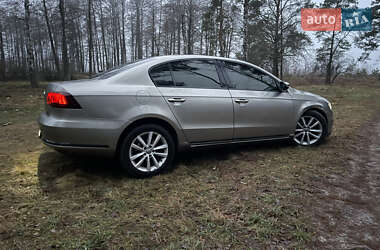 Седан Volkswagen Passat 2012 в Сарнах