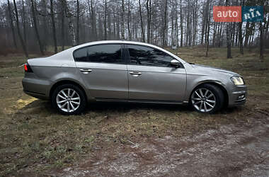 Седан Volkswagen Passat 2012 в Сарнах