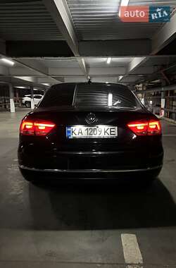 Седан Volkswagen Passat 2012 в Києві