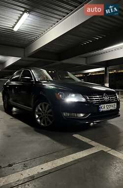 Седан Volkswagen Passat 2012 в Києві