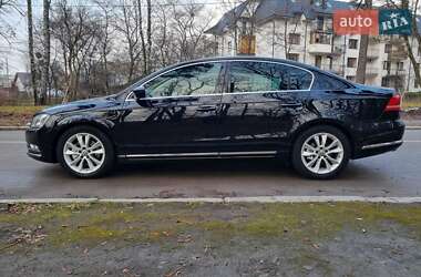 Седан Volkswagen Passat 2013 в Чернівцях