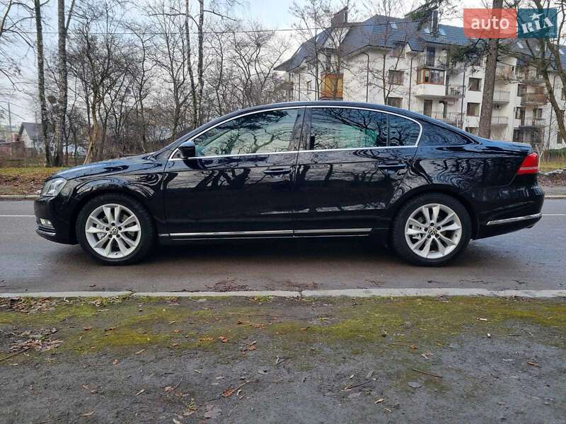 Седан Volkswagen Passat 2013 в Черновцах