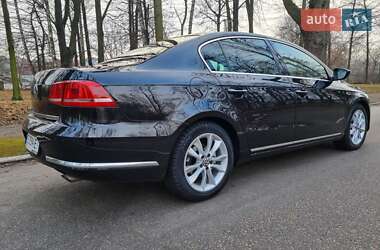 Седан Volkswagen Passat 2013 в Черновцах