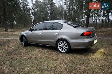 Седан Volkswagen Passat 2012 в Сарнах