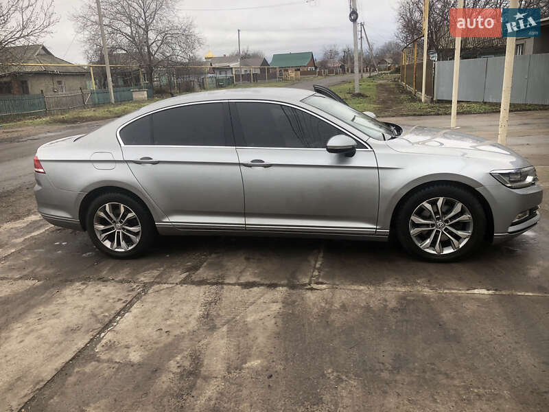 Седан Volkswagen Passat 2015 в Врадіївці