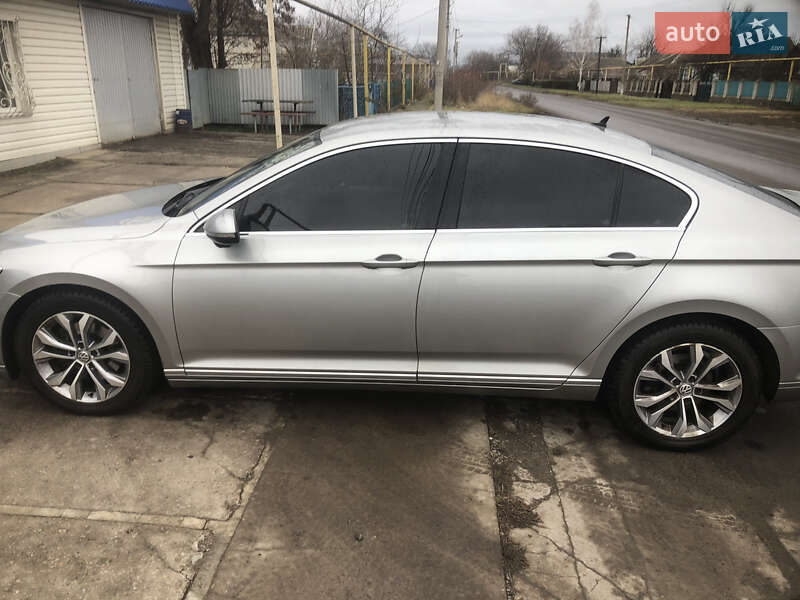 Седан Volkswagen Passat 2015 в Врадіївці